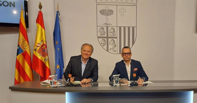 Los directores generales de Turismo y Hostelería, Jorge Moncada; y Cultura, Pedro Olloqui.