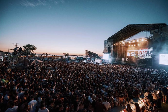 Bahía Sur, seleccionado como finalista en los Solal Awards 2025 por su alianza con el ciclo de conciertos Bahía Sound.