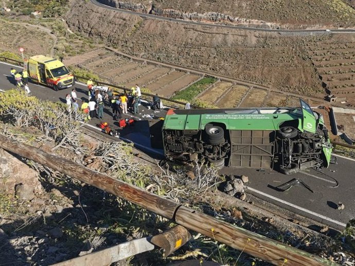 Una guagua accidentada en San Sebastián de La Gomera con una persona fallecida y más de una decena de heridos