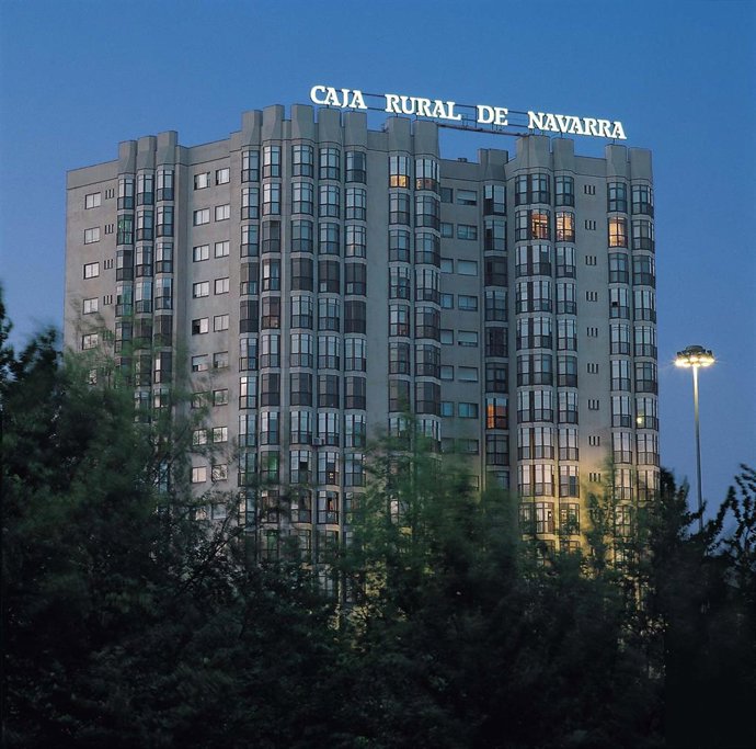 Archivo - Edificio de Caja Rural de Navarra