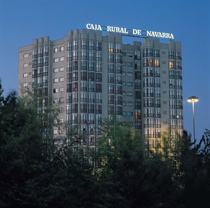 Archivo - Edificio de Caja Rural de Navarra
