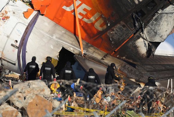 Corea del Sur.- Familiares de las víctimas del accidente de avión de Corea del Sur demandan al ministro de Transportes Corea del Sur.- Familiares de las víctimas del accidente de avión de Corea del Sur demandan al ministro de Transportes