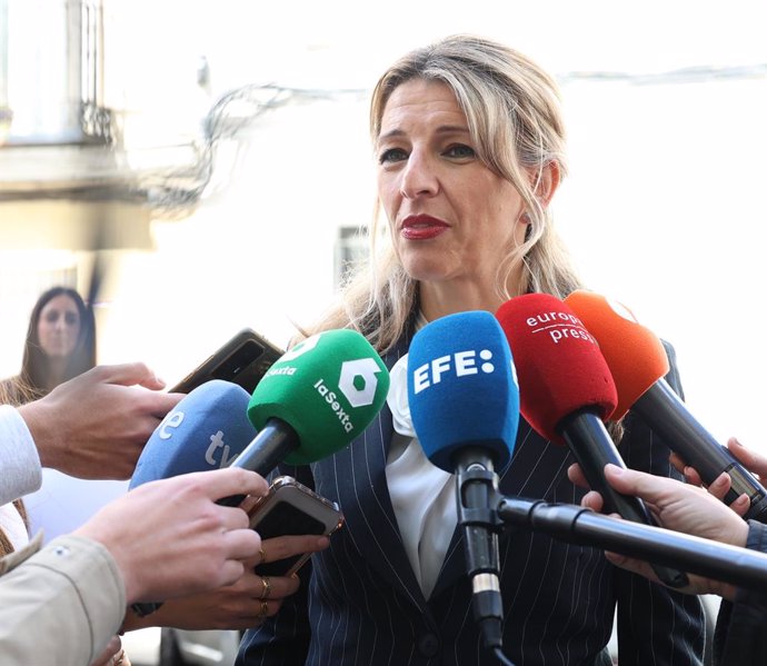 La vicepresidenta segunda y ministra de Trabajo y Economía Social, Yolanda Díaz, interviene en el evento 'El impacto de la nueva jornada laboral, avances y retos', en el espacio Taller de Ideas, a 9 de mayo de 2025, en Madrid (España).