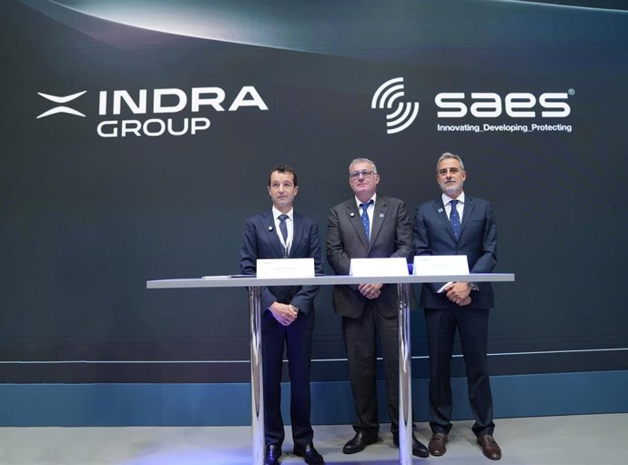 Archivo - Indra y SAES firman un acuerdo de colaboración en el marco de Feindef, a 13 de mayo de 2025, en Madrid (España).