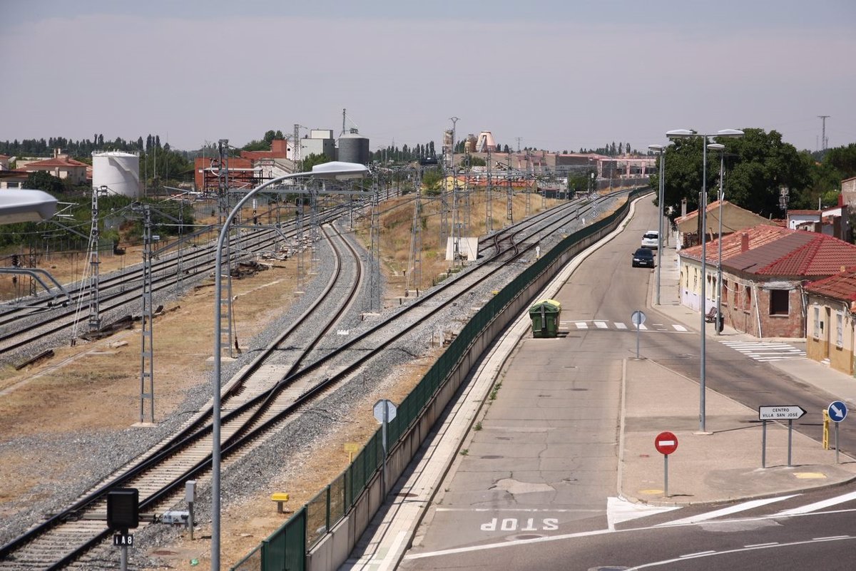 Adif recurrirá la sentencia que paraliza el AVE a Cantabria y que continuará con las obras en Palencia