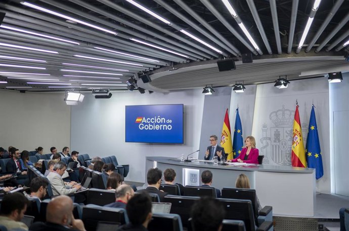 La ministra portavoz, Pilar Alegría, y el ministro de la Presidencia, Justicia y Relaciones con las Cortes, Félix Bolaños, durante una rueda de prensa posterior al Consejo de Ministros.