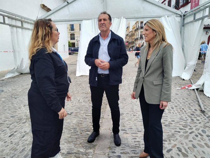 La diputada provincial y concejala del Ayuntamiento de Ronda, María del Carmen Martínez, y el concejal de Agricultura y Ganadería, Juan Carlos González, han presentado este evento gastronómico de la Diputación de Málaga.