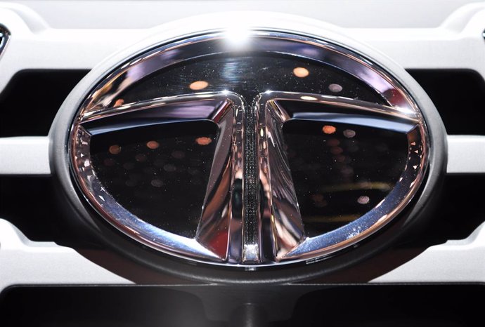 Archivo - FILED - 06 March 2019, Switzerland, Geneva: A general view of the logo of Tata Motors on the second press day at the 89th Geneva Motor Show. Photo: Uli Deck/dpa