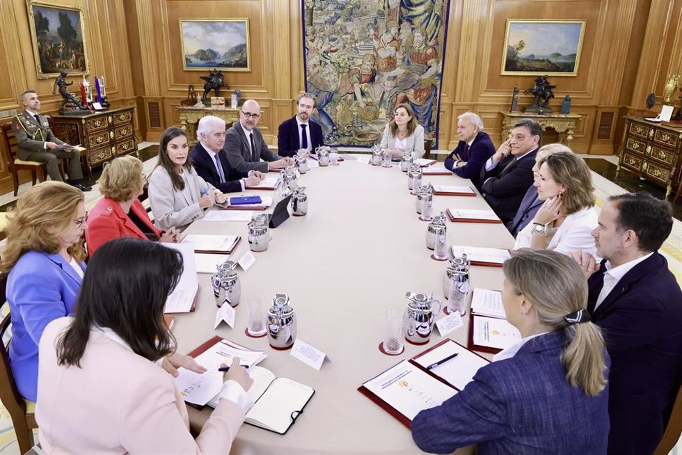 La Reina Letizia se reúne con entidades firmantes de la propuesta del Pacto de Estado por los Menores Digitales
