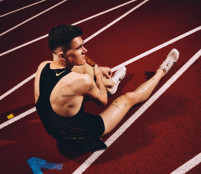 El bicampeón olímpico Jakob Ingebrigtsen presenta su primera colección de Nike.