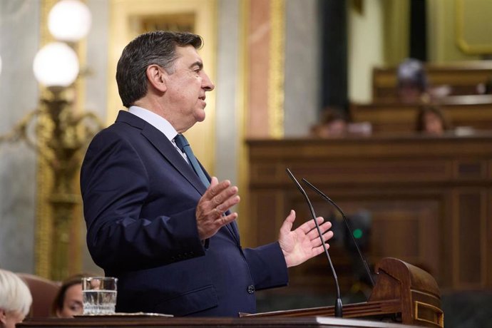 El diputado del PP José Antonio Bermúdez de Castro, defendiendo la reforma del CIS 