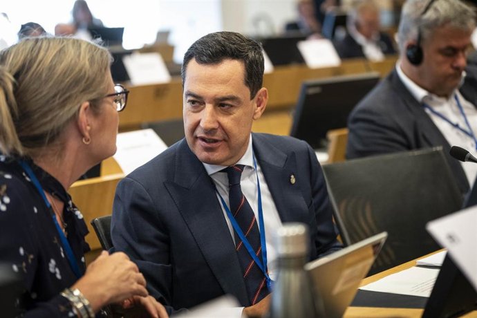 Archivo - Juanma Moreno, durante un viaje a Bruselas