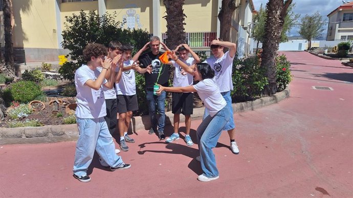 El IES Tablero I Aguañac (Gran Canaria) representa a Canarias en la fase nacional de CanSat