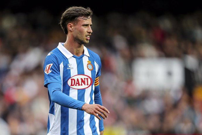 Javi Puado of Espanyol during the Spanish league, La Liga EA Sports, football match played between Valencia CF and RCD Espanyol at Mestalla stadium on April 22, 2025, in Valencia, Spain.