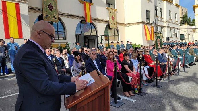El subdelegado del Gobierno, Manuel Fernández, interviene en el acto con motivo del 181º aniversario de la fundación de la Guardia Civil.