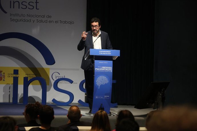 Imagem do Secretário de Estado do Emprego, Joaquín Pérez Rey, na abertura da conferência.