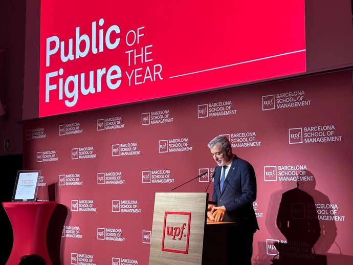 El alcalde de Barcelona, Jaume Collboni, tras recibir el reconocimiento Public Figure of the Year 2023