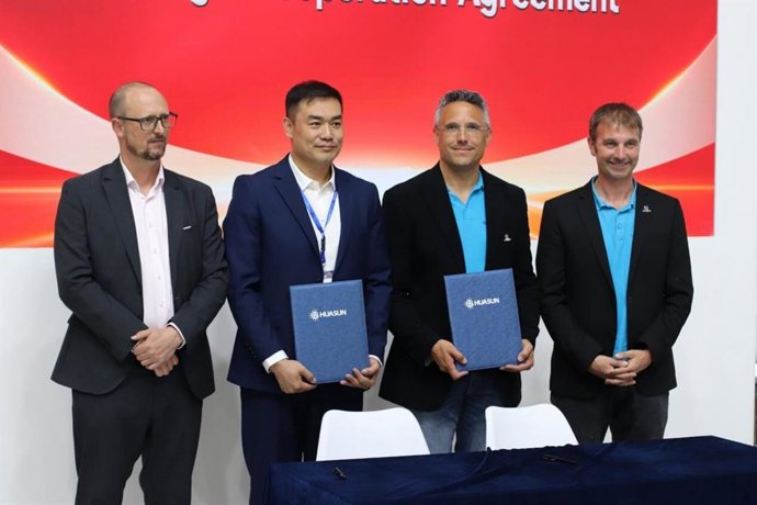 Huasun Energy and Next2Sun Enter Exclusive Partnership for Vertical Bifacial PV in Europe