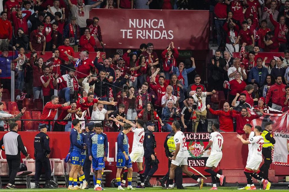 Álvaro García Pascual celebra su gol en el Sevilla FC-UD Las Palmas