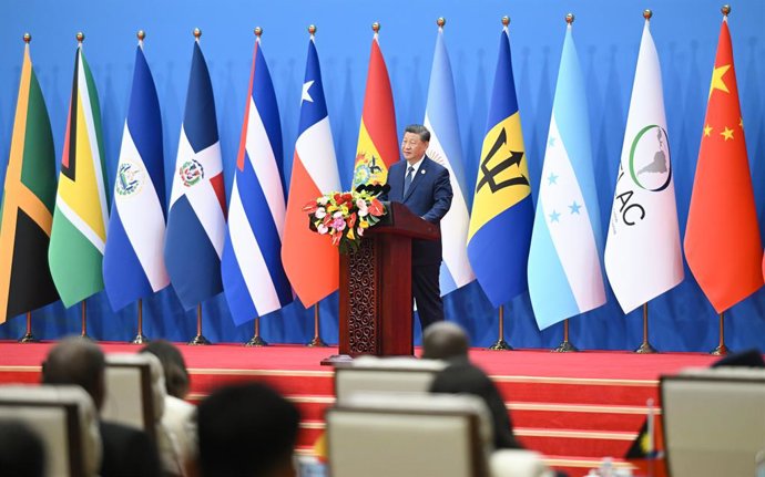 PEQUIM, 13 de maio de 2025 -- O presidente chinês, Xi Jinping, participa da cerimônia de abertura da quarta reunião ministerial do Fórum China-CELAC (Comunidade de Estados Latino-Americanos e Caribenhos) e faz um discurso de abertura na Conferência Nacion