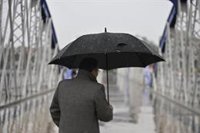 Lluvias y tormentas pondrán hoy en aviso a casi toda España, con aviso de oleaje en Melilla