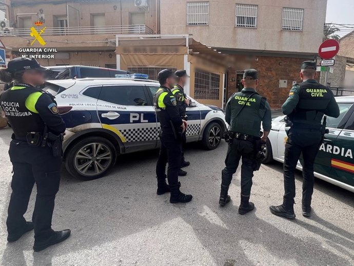 Agentes en el operativo