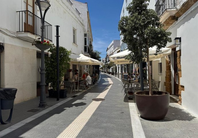 Una calle del centro de Rota (Cádiz).