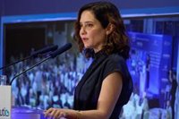 Ayuso dice que "todas las propuestas" de Vox pasan por un "atropello a la Constitución" y le exige "altura de miras"