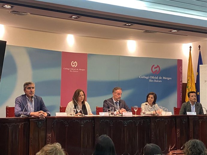 Presentación del acuerdo de colaboración entre el Colegio Oficial de Médicos de Baleares, el Colegio de Arquitectos y el Observatorio de Arquitectura Saludable