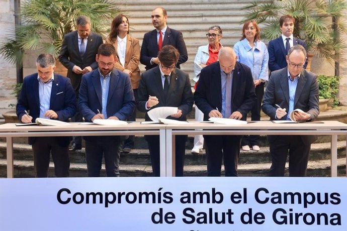 Firma del protocolo por el Campus de Salut de Girona