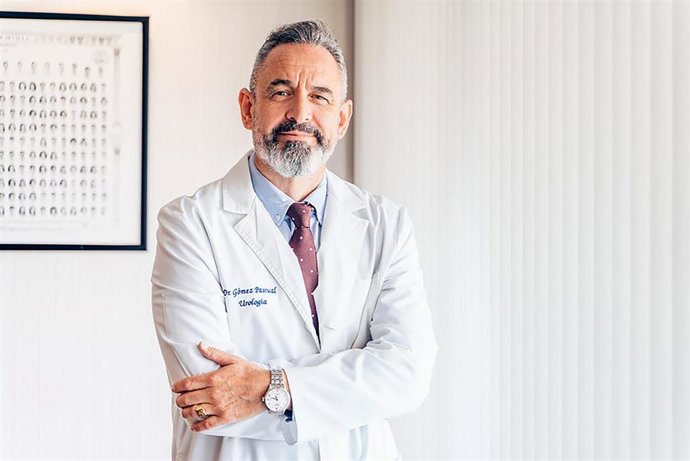 El doctor José Ángel Gómez Pascual, jefe del Servicio de Urología del Hospital Quirónsalud Málaga.