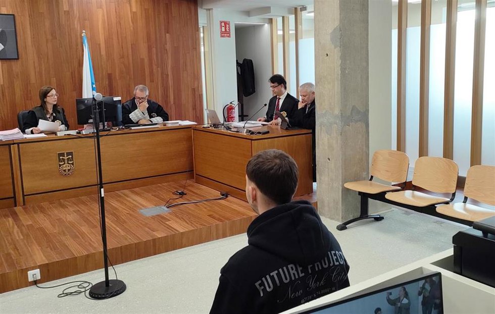 Acepta 5 años de cárcel tras propinar una paliza a su pareja en Vigo y causarle la pérdida de un ojo.