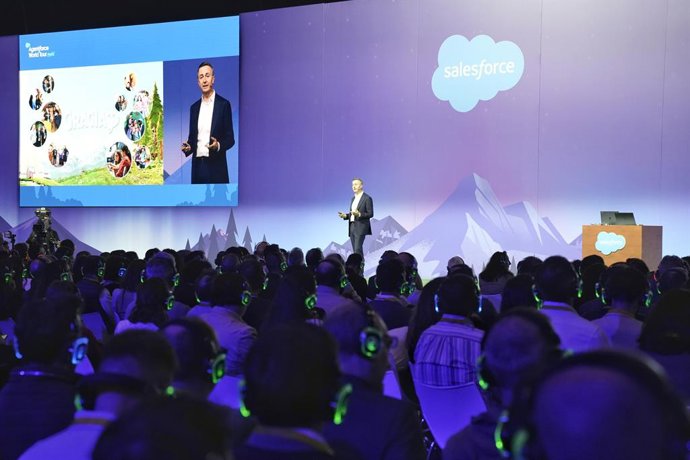 Vice-presidente sênior e gerente geral da Salesforce Espanha, Enrique Polo de Lara, na abertura do Agentforce World Tour Madrid