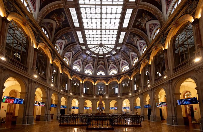 Archivo - Interior del Palacio de la Bolsa, a 3 de enero de 2024, en Madrid (España).
