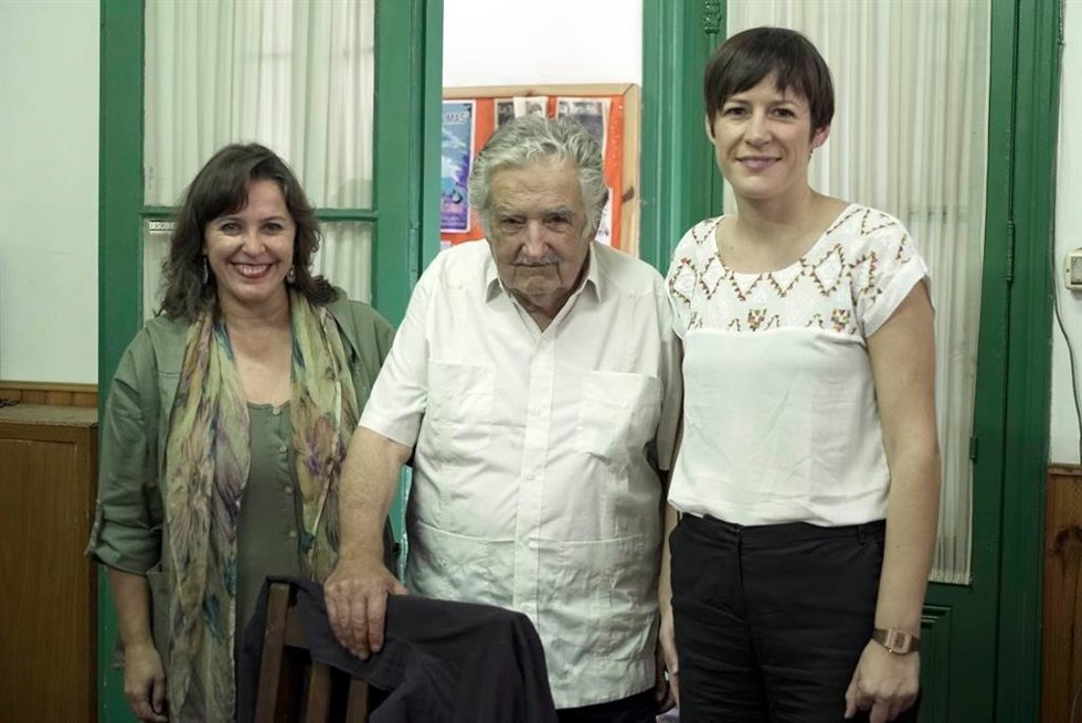 Archivo - Ana Miranda, Mujica y Ana Pontón en Uruguay