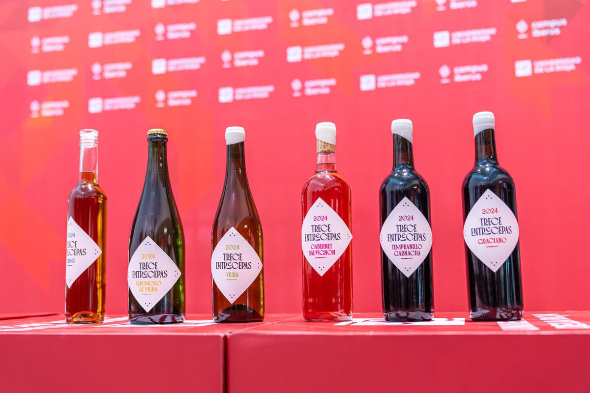 La XIII Promoción del Grado en Enología presenta su gama de bebidas  Trece entrecepas 