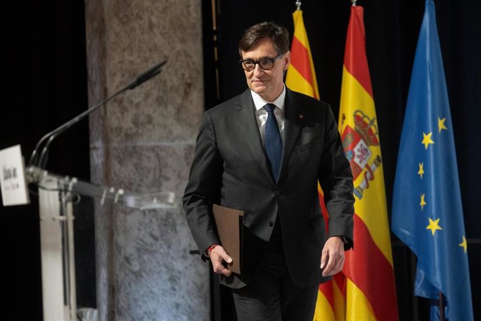 Archivo - El presidente de la Generalitat de Cataluña, Salvador Illa, llega a una conferencia económica en el Círculo de Bellas Artes, a 20 de marzo de 2025, en Madrid (España).