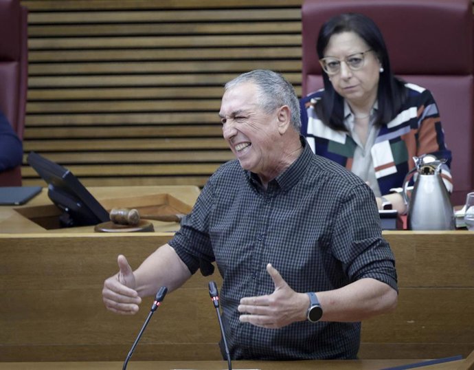 El síndic de Compromís, Joan Baldoví, en el pleno de Les Corts