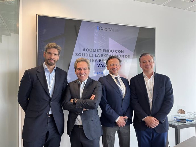 De izquierda a derecha Miguel Ángel García Brito, Pablo Martínez-Arrarás, Guillermo Santos Aramburo y Óscar Juesas Ramada.