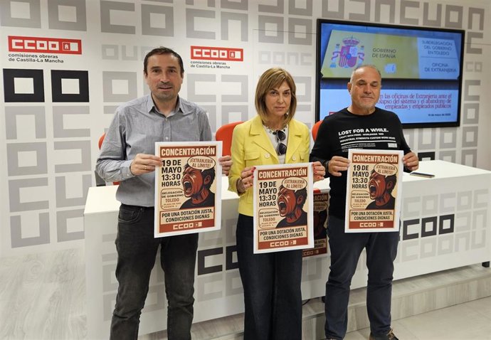 César Pérez, responsable de Inmigración de FSC en el Ministerio de Política Territorial; Carmen Juste, secretaria general regional de la Federación de Servicios a la Ciudadanía; y Enrique Clavero, secretario general provincial.