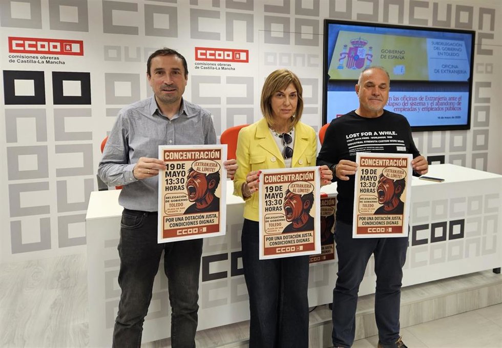 César Pérez, responsable de Inmigración de FSC en el Ministerio de Política Territorial; Carmen Juste, secretaria general regional de la Federación de Servicios a la Ciudadanía; y Enrique Clavero, secretario general provincial.