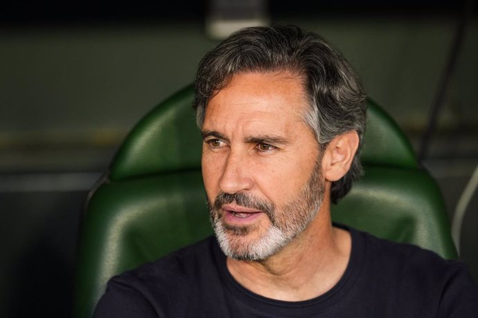 Vicente Moreno, head coach of CA Osasuna, looks on during the Spanish league, LaLiga EA Sports, football match played between Real Betis and CA Osasuna at Benito Villamarin stadium on May 11, 2025, in Sevilla, Spain.