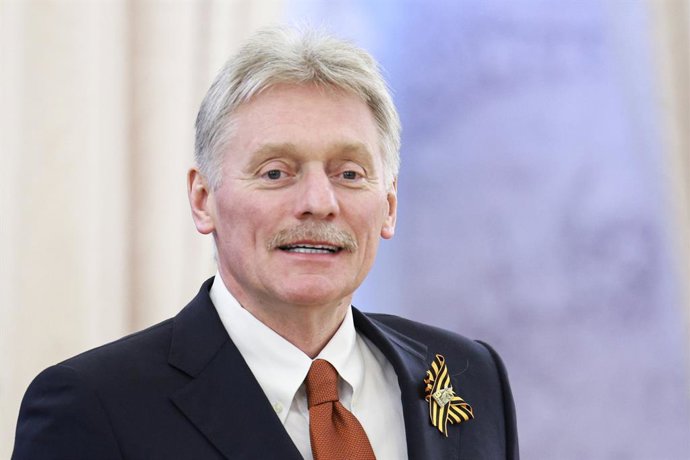 RÚSSIA, MOSCOU - 9 DE MAIO DE 2025: O porta-voz da presidência russa, Dmitry Peskov, participa de uma reunião entre o presidente da Rússia, Vladimir Putin, e o presidente do Egito, Abdel Fattah El-Sisi
