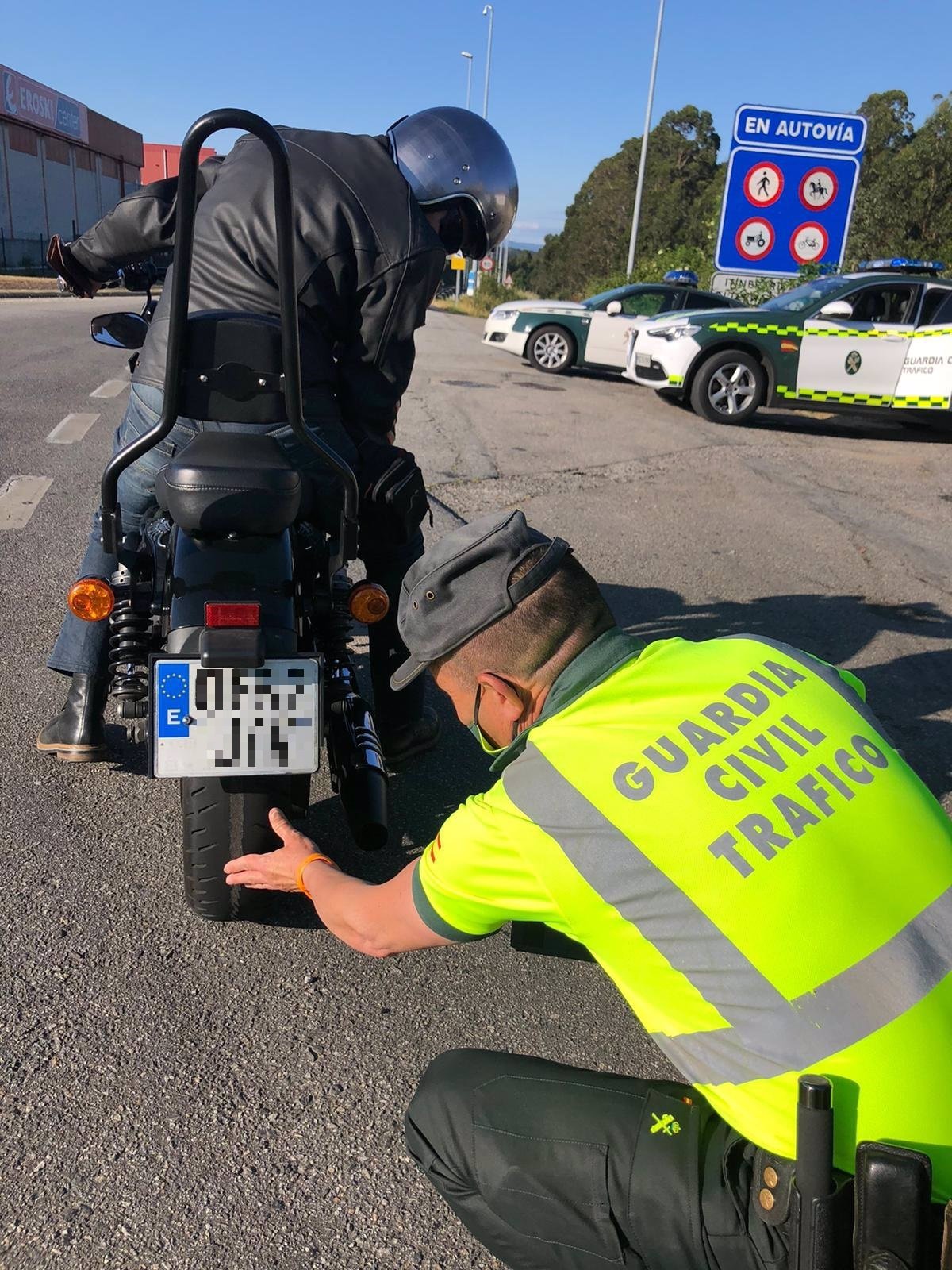 La DGT y Guardia Civil comienzan este jueves en Galicia una campaña especial de vigilancia y control de motocicletas