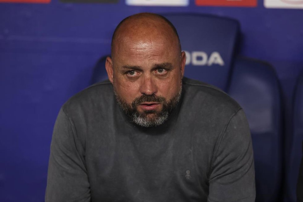 Manolo Gonzalez, head coach of RCD Espanyol looks on during the Spanish league, La Liga EA Sports, football match played between RCD Espanyol and Getafe CF at RCDE Stadium on April 18, 2025 in Cornella, Barcelona, Spain.