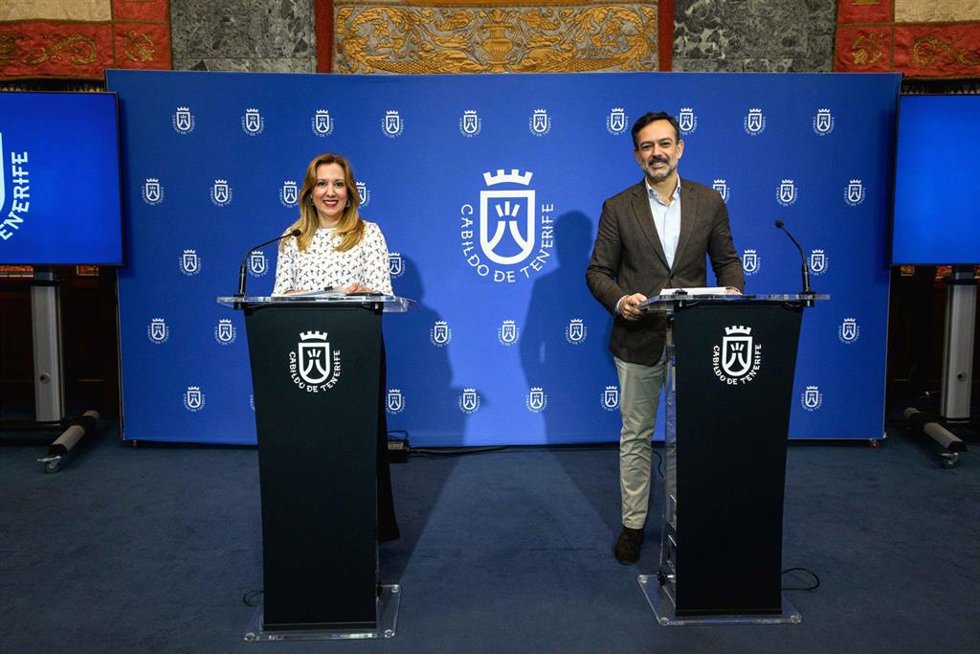 Archivo - Rueda de prensa de la presidenta, Rosa Dávila, y el vicepresidente, Lope Afonso tras el Consejo de Gobierno del Cabildo de Tenerife