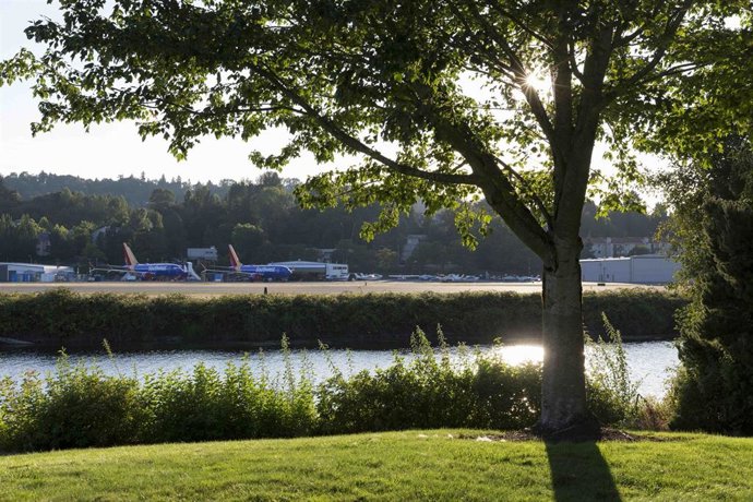 Archivo - 19 August 2019, US, Renton: Three grounded 737 MAX airplanes for Southwest Airlines park at the Boeing Renton Factory. Photo: Seattle Aviation Images/ZUMA Wire/dpa