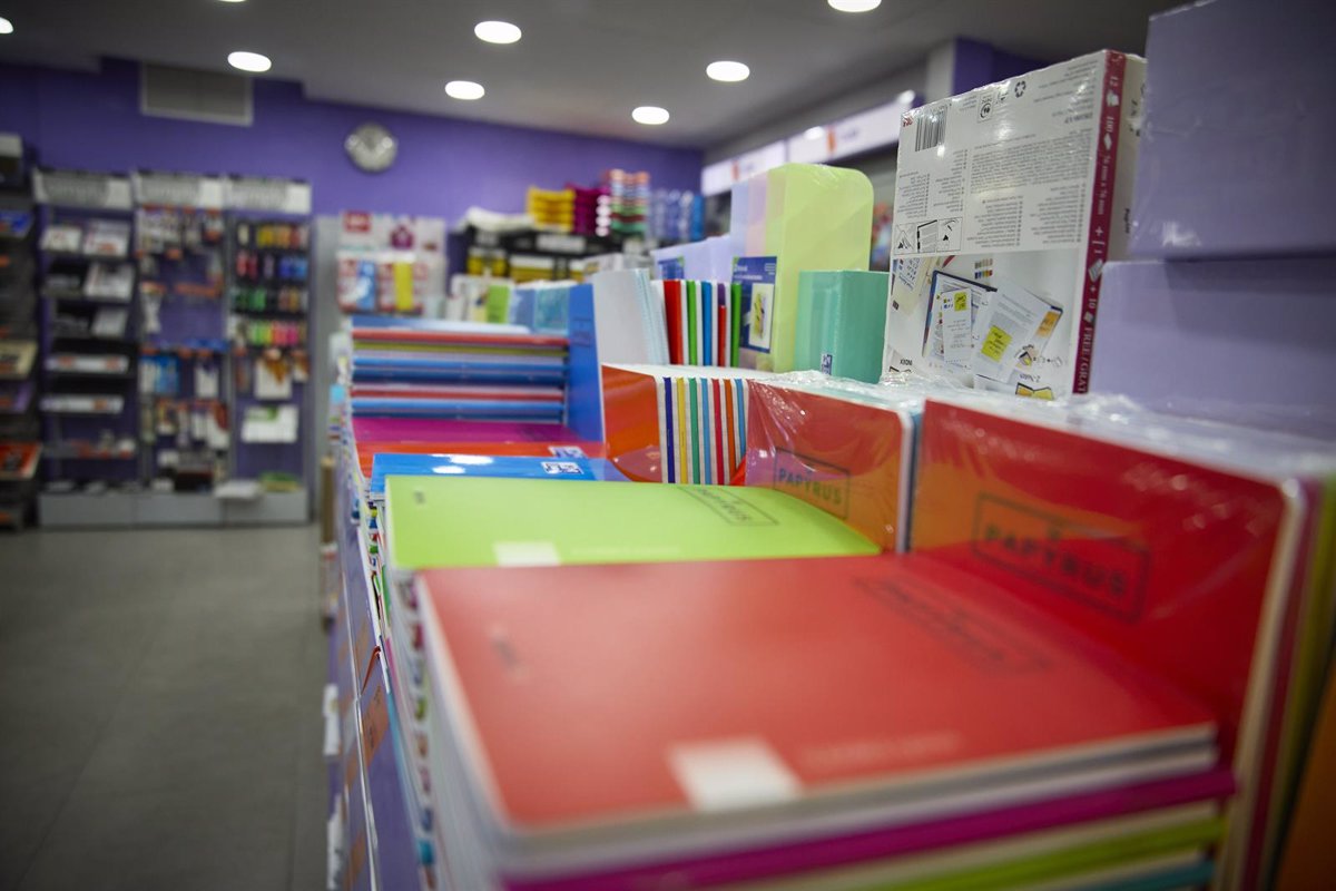 La Xunta abre este viernes la solicitud de ayudas para material escolar y libros, pero aún no para alumnos  E-Dixgal 