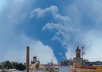 Alcalá aconseja a la población permanecer en casa para evitar riesgo de intoxicación por el incendio de la nave química