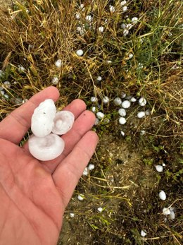 Granizo caído en el campo